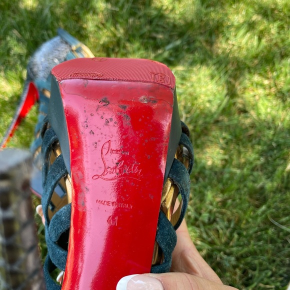 SALE 100% AUTHENTIC Christian louboutin heels - Picture 3 of 14